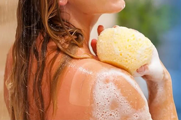 Singapursko podjetje razkrije obliž za brazgotine v barvi kože, ki ga poganja RNA